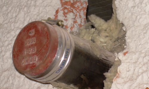 Asbesthaus - Site: Thermische isolatie, brandbeveiliging tegen kunstmatige minerale vezels (KMV) | © 2019, CRB Analyse Service GmbH | © CRB Analyse Service GmbH